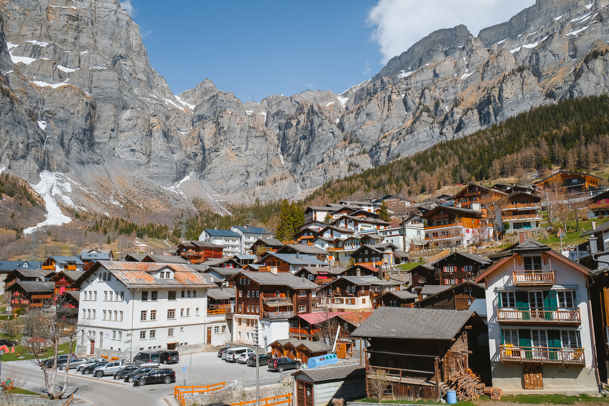 Turbulencia delicado Ortografía Qué ver en Leukerbad, el paraíso termal en el corazón de los Alpes suizos –  Llegar sin avisar